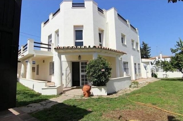 4 bedroom detached villa for sale