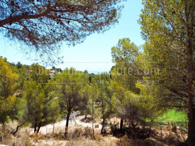Beautiful plot with sea view on the..
