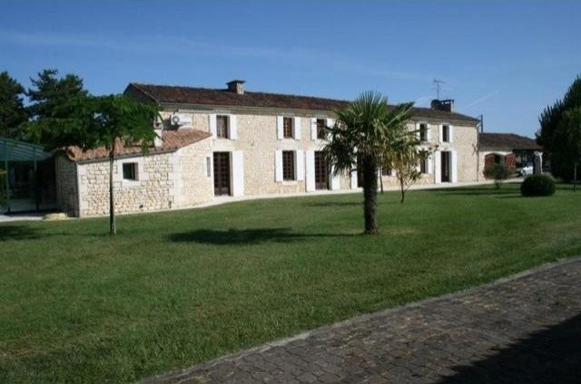 5 bedroom Character For Sale: 17120..