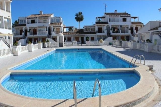 South Facing 1 Bed Apartment In La..