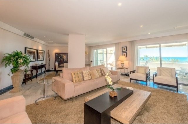 4 Bedroom Front Line Beach Apartment In.. - 2