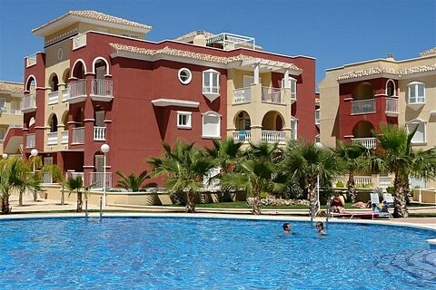 3 Bed Luxurious Garden Apartment..