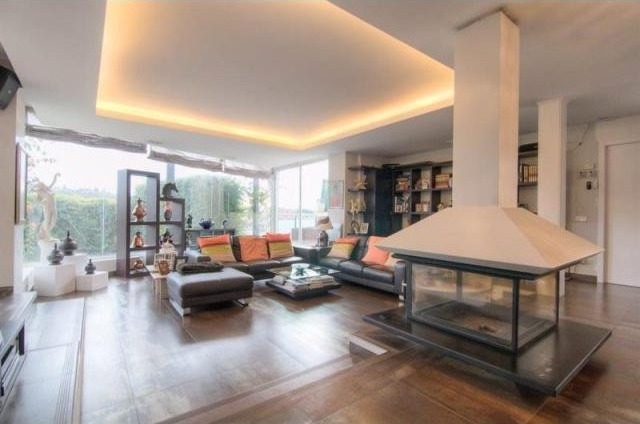 5 bedroom Detached House For Sale:.. - 2
