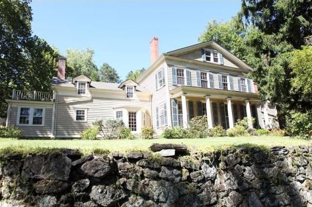 6 bedroom Residence For Sale: East..