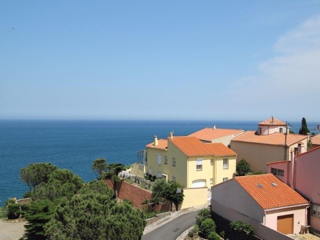 Immaculate Apartment With Sea Views