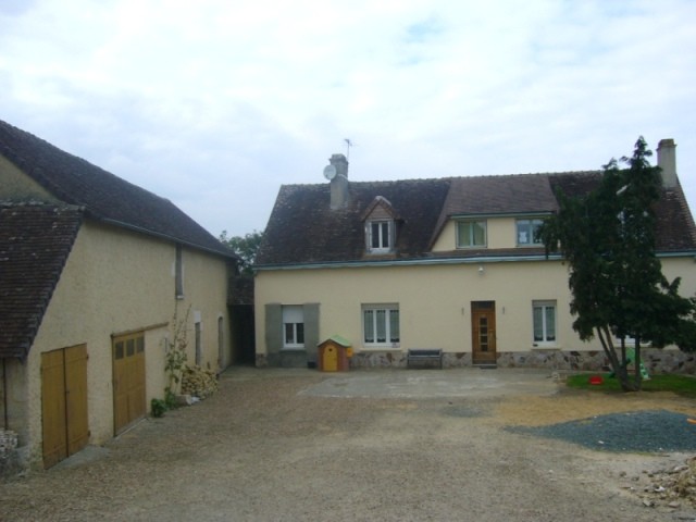 Renovated Farmhouse with Fully Fitted..