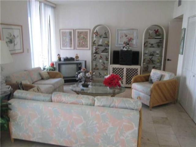 3 bedroom Flat For Sale: Miami 33131 - 2