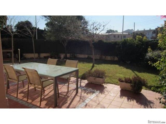 APARTMENT ON GROUND FLOOR WITH LARGE..