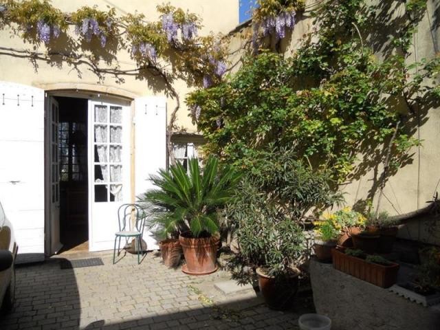 6 bedroom House For Sale: 69730 GENAY - 2