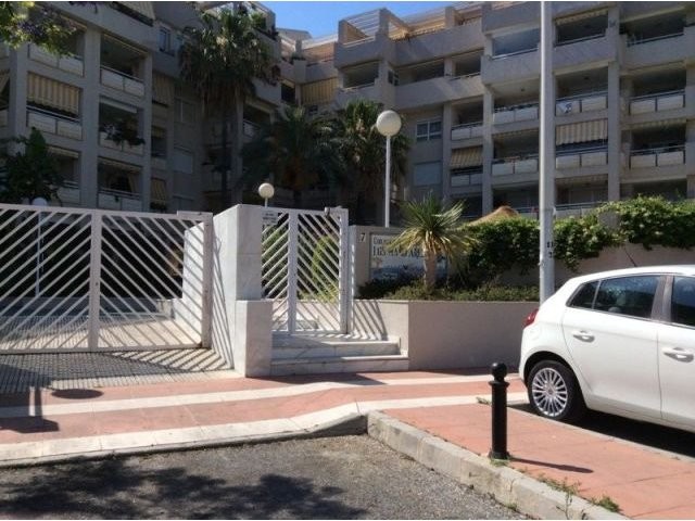 Apartment - LOCATION LOCATION.. - 2