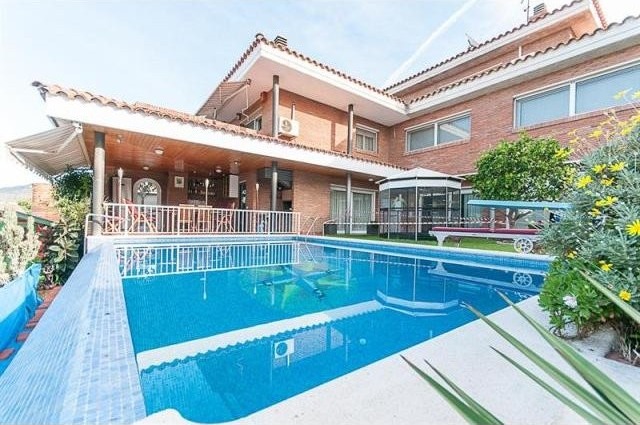 5 bedroom Detached House For Sale:..
