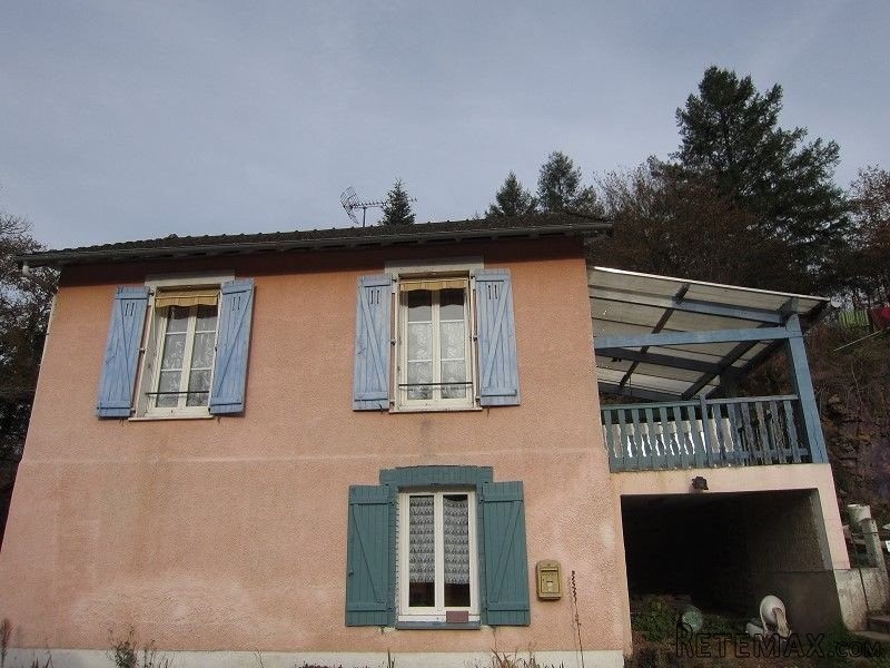 Nice Habitable House to Improve