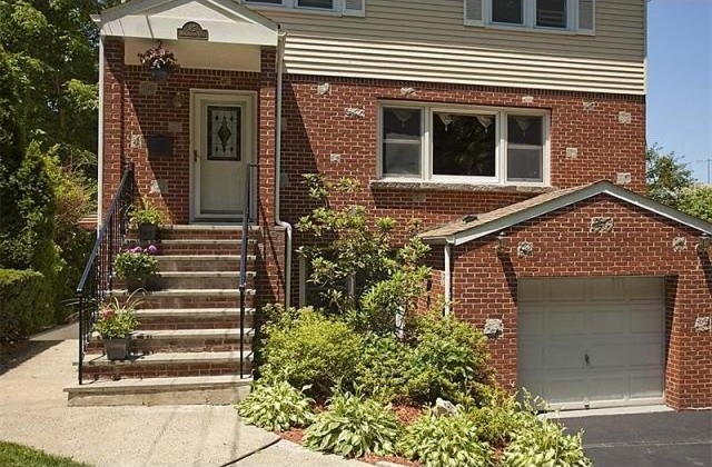 4 bedroom Residence For Sale: Yonkers.. - 2