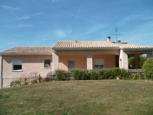 Modern Property In Excellent Condition - 2
