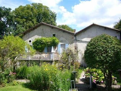Bourdeilles (24310)