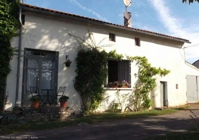 Pretty 4 bedroomed stone house with..