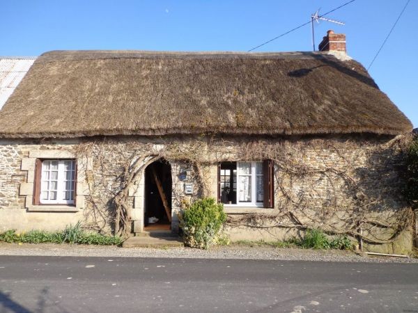Charming Thatched Cottage, Needs Refresh