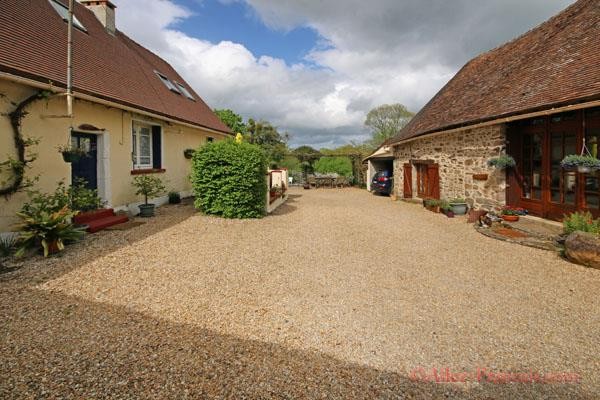 Ladignac-Le-Long (87) - 3 bed farmhouse.. - 2