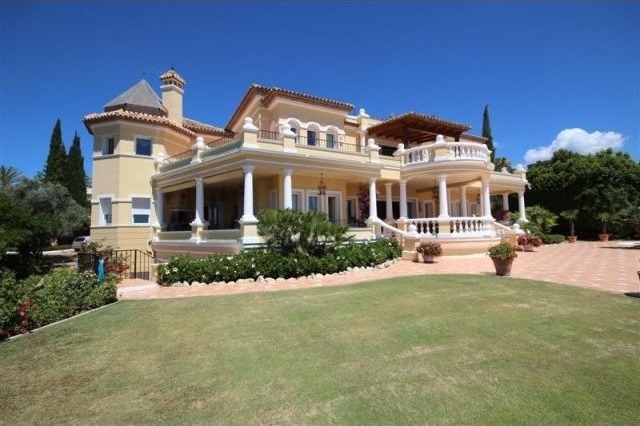 Villa - Magnificent residence set in..