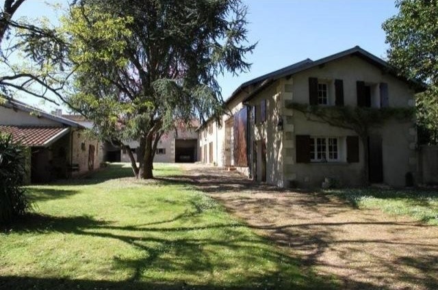 6 bedroom Character For Sale: 86190..