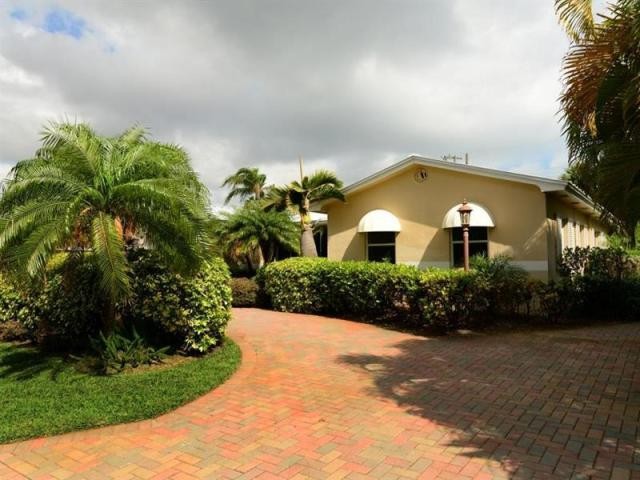 4 bedroom Residence For Sale: Singer..