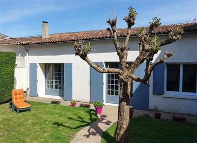 3 Bedrooms - House - Poitou-Charentes -..