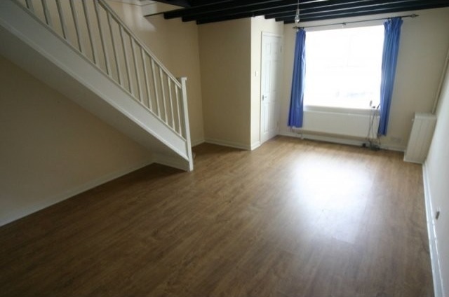 Mill Street - SA4 3XJ 3 bedroom.. - 2