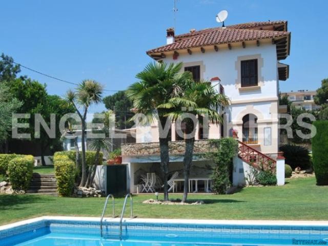 Noble Villa in Barcelona Coast