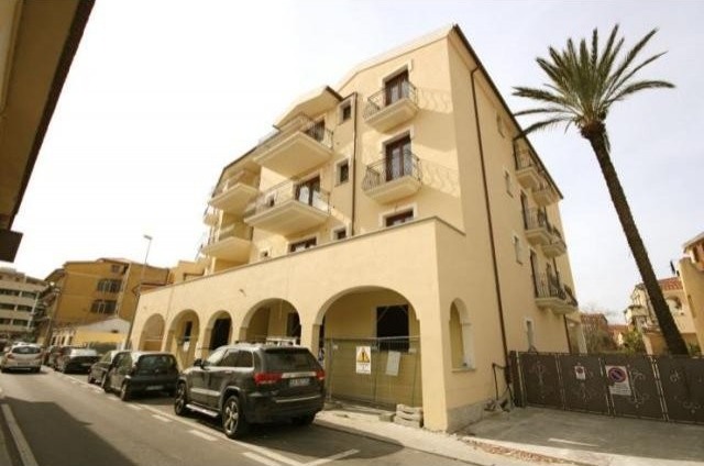 2 Bedrooms - Apartment - For Sale
