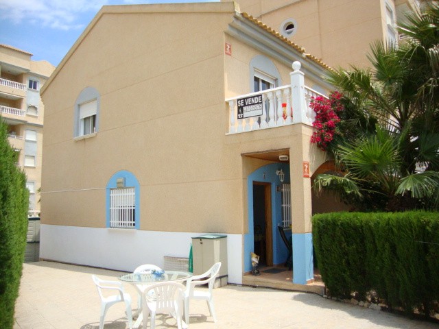 Beautiful 2 Bedroom End of Terrace - 2