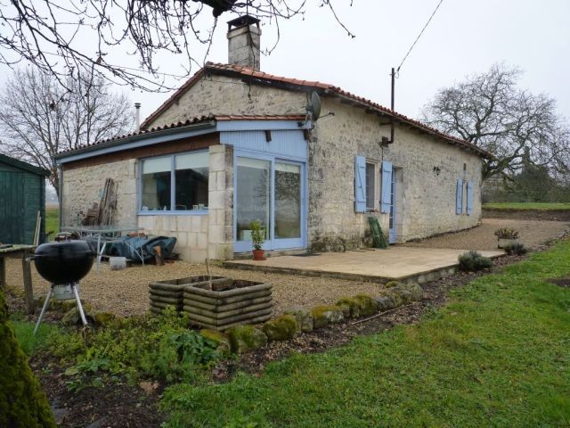 2 bedroom renovated farmhouse near.. - 2