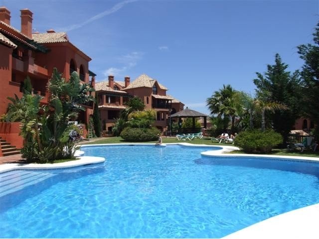 2 Bed Apartment for sale in Calahonda