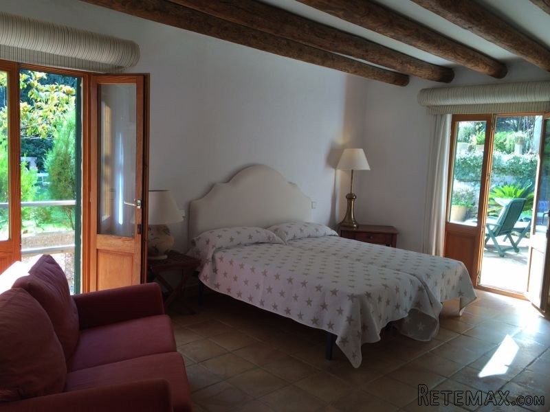 Spectacular House With A Land 20 000 M2.. - 2