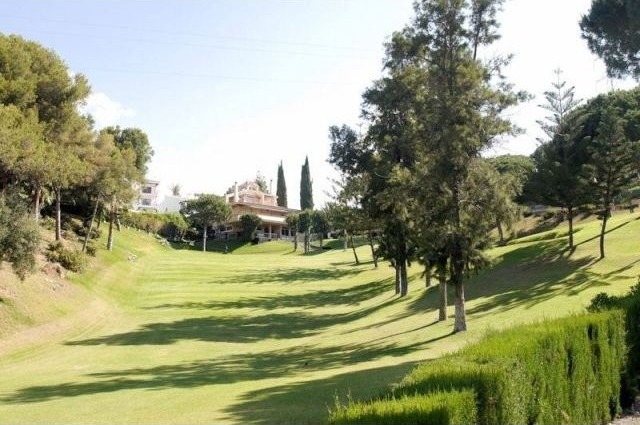 2 Bed Apartment for sale in Calahonda - 2
