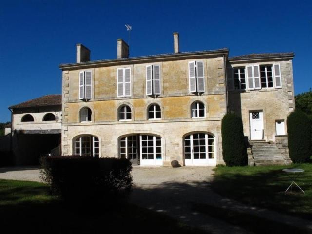 8 bedroom Character For Sale: 79230 AUX.. - 2