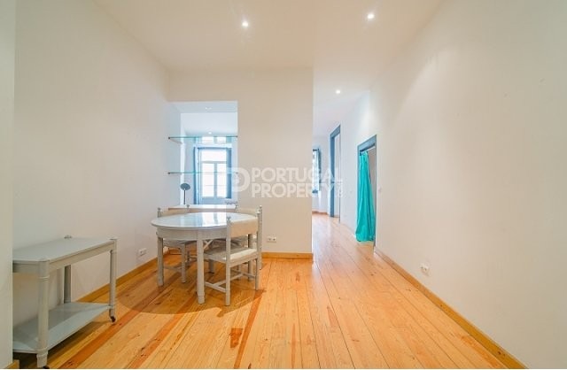 Gorgeous 2 Bedroom Apartment in Mouraria