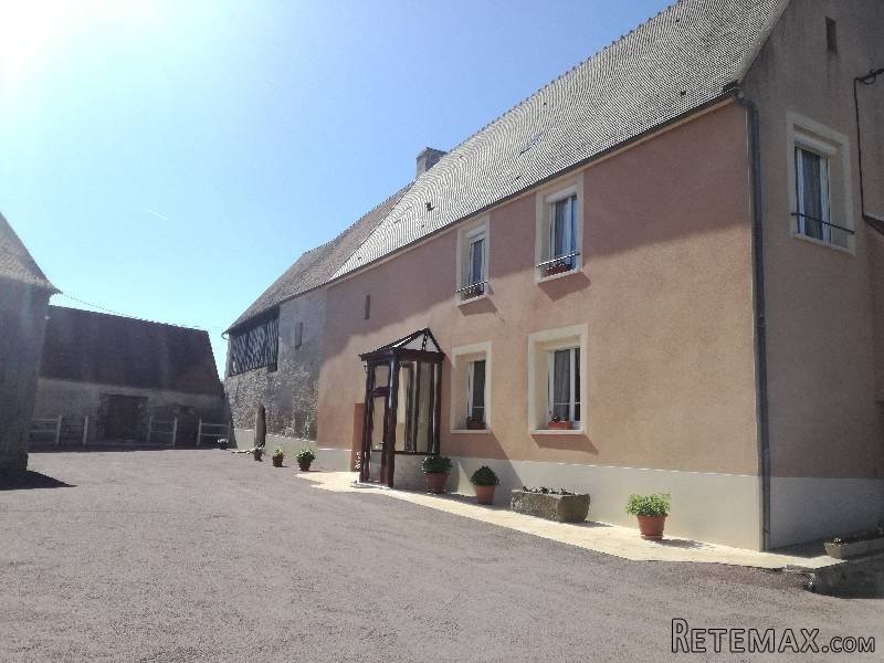 Superb Farmhouse and Outbuildings