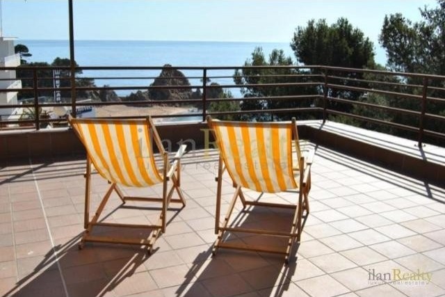 For sale the best sea views from a 30m2..
