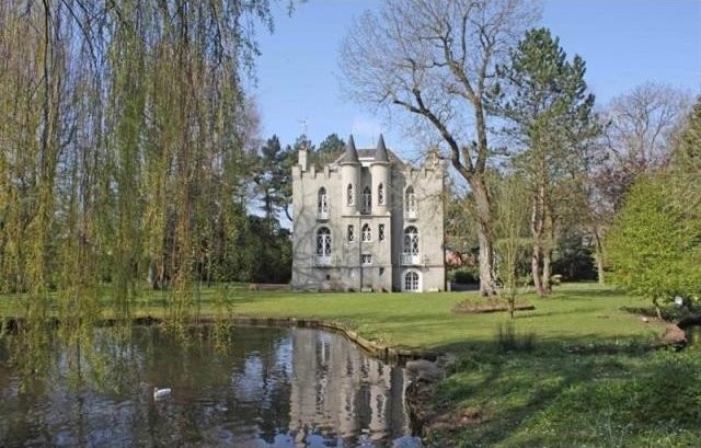 3 bedroom Castle For Sale: 62100..