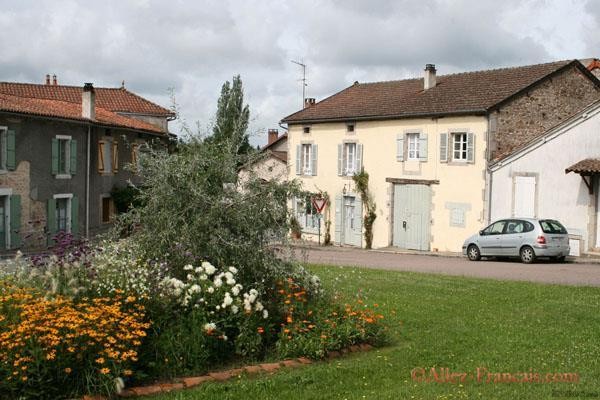 Marval (87) - Beautifully renovated 3..