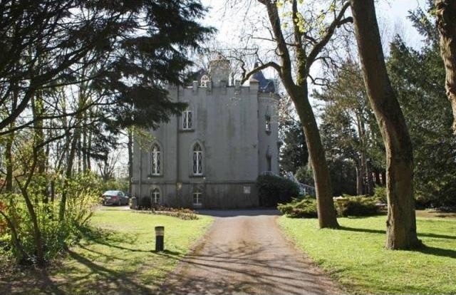 3 bedroom Castle For Sale: 62100.. - 2
