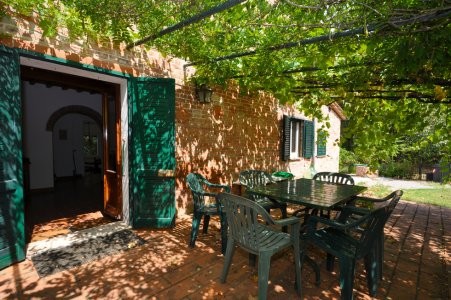 Restored Farmhouse Near Lake Trasimeno - 2