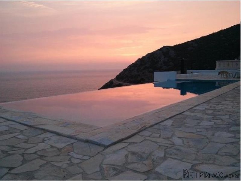 4 bedroom House For Sale: Montenegro..