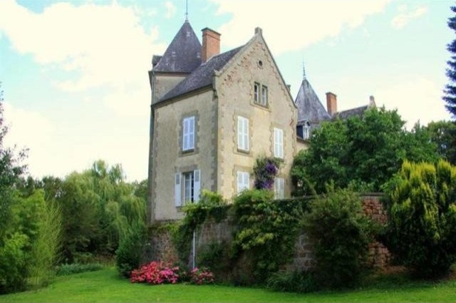 8 bedroom Castle For Sale: 03160.. - 2