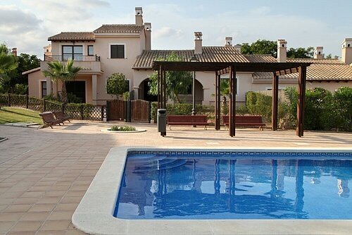 BEAUTIFUL CORNER LINKED VILLA