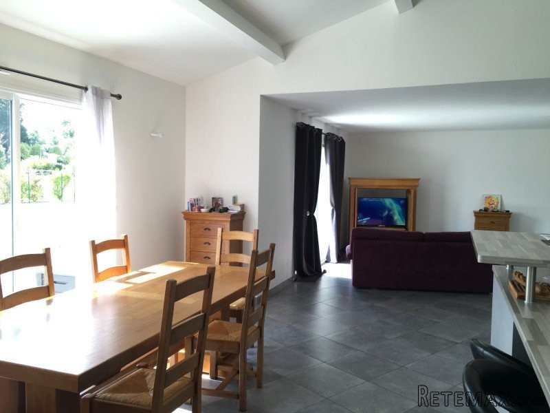 Well Renovated 3 Bedroom Villa With.. - 2