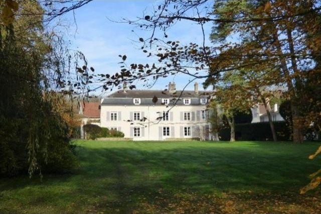 7 bedroom House For Sale: 77840 SEINE.. - 2