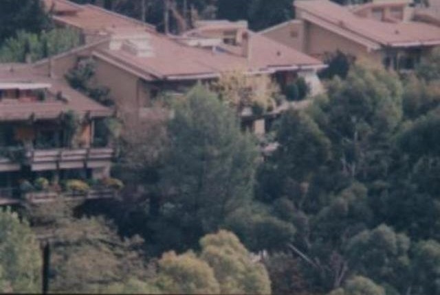 CAMILLUCCIA, SURROUNDED BY GREENERY