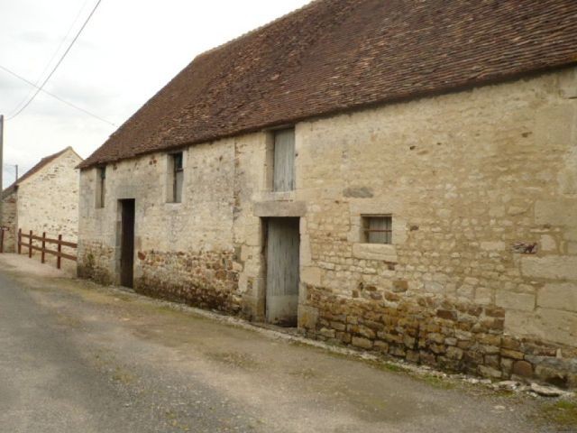 Stone Building to Renovate with Great.. - 2