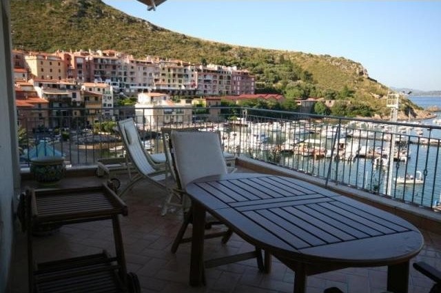 3 Bedrooms - Attic - For Sale